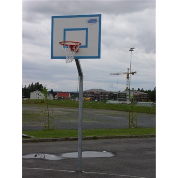 Basketplate med stål stolpe