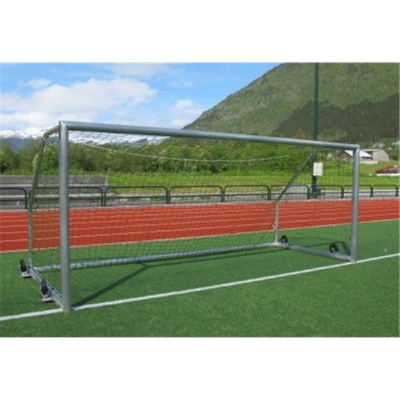 Fotballmål i aluminium, med nett 7,32m x 2,44m