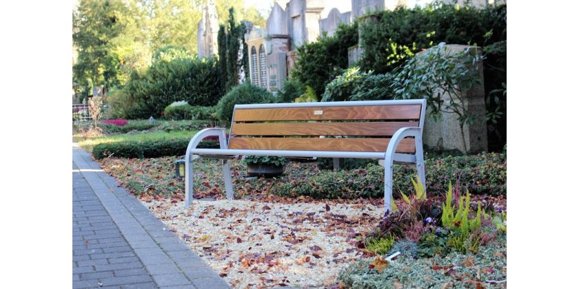 Flotte vedlikeholdsfrie utemøbler for parker,rasteplasser, byrom og dandre steder der folk skal sitte godt. 